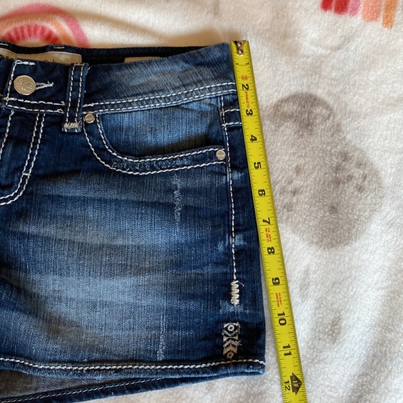 BKE Culture size 28 Jean shorts. Like new - Picture 8 of 10